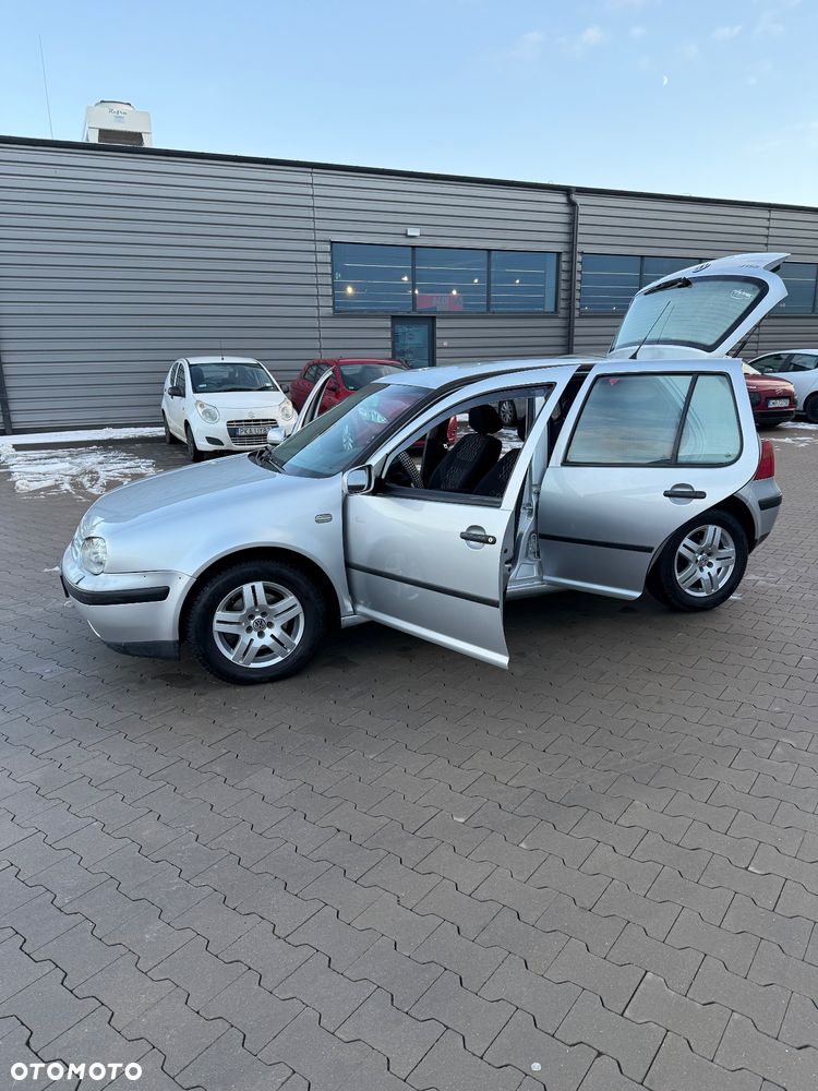 Volkswagen Golf 1.9 TDI Highline - 14
