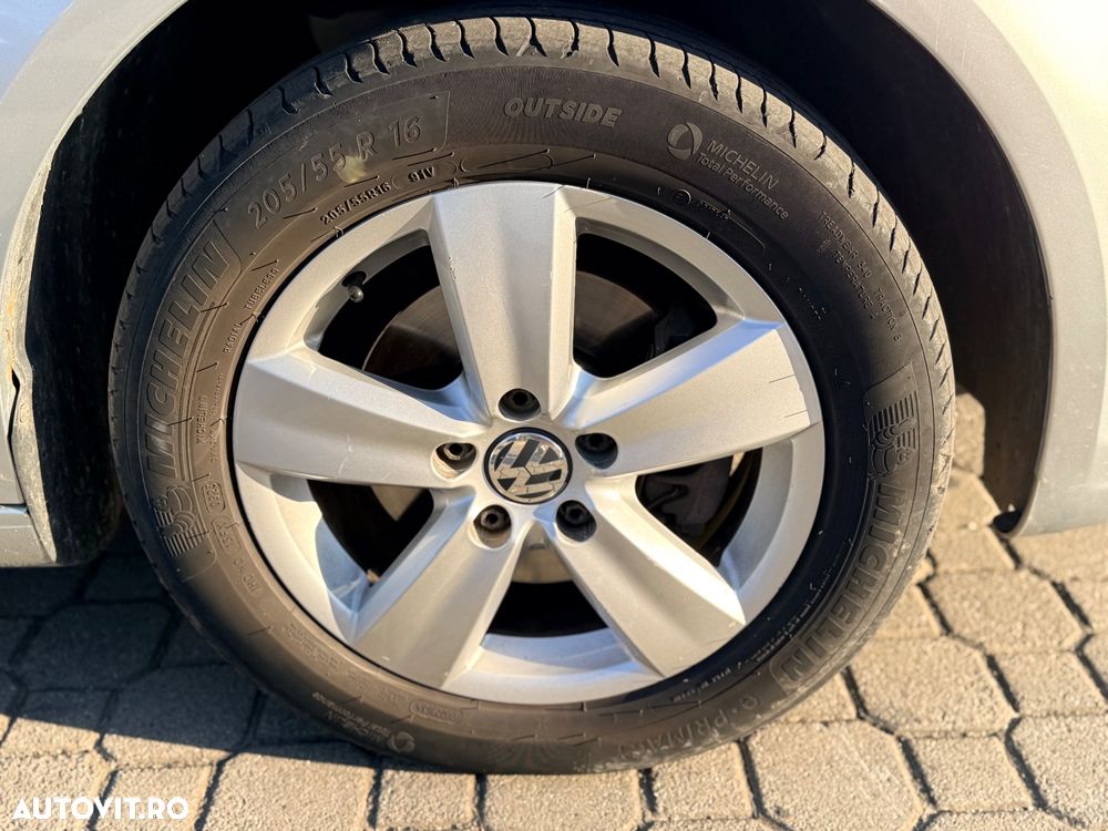 Volkswagen Touran 1.6 TDI DSG Trendline - 12