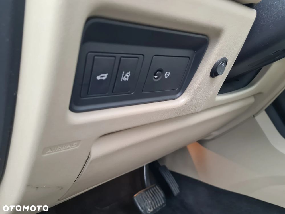 Land Rover Discovery Sport 2.0 TD4 HSE - 21