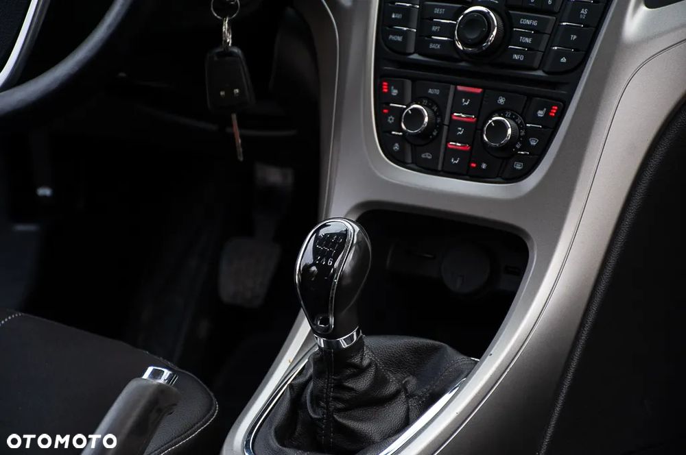 Opel Astra 1.6 Turbo 150 Jahre - 22