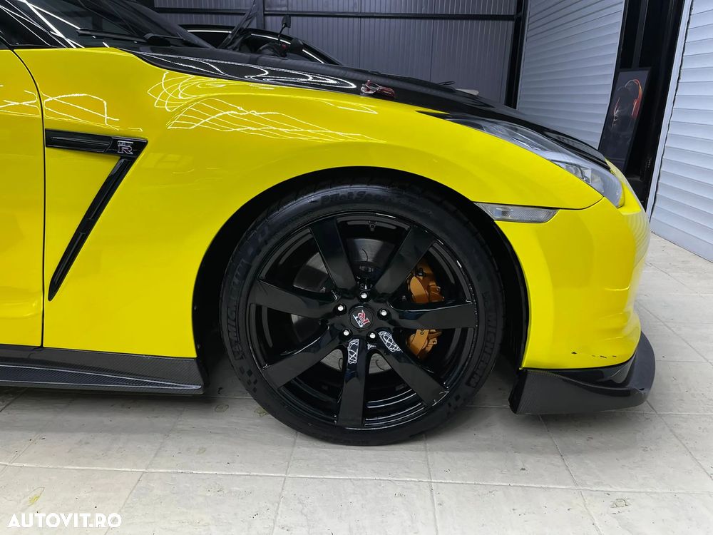 Nissan GT-R Standard - 7