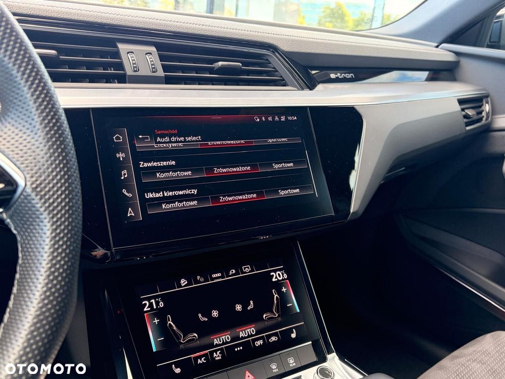 Audi Q8 Sportback e-tron - 39