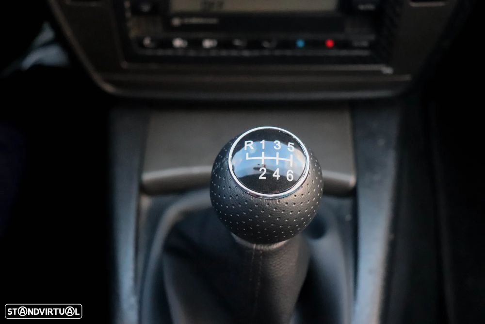 VW Passat 1.9 TDi Highline - 14