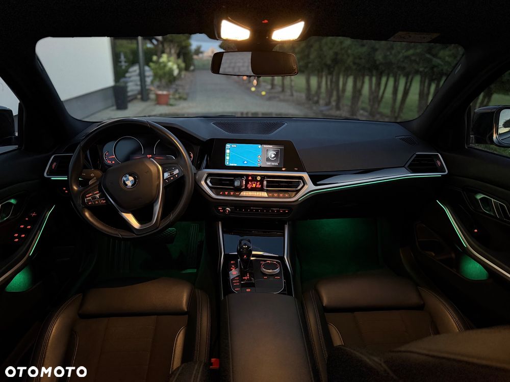 BMW Seria 3 320i xDrive Sport Line - 9