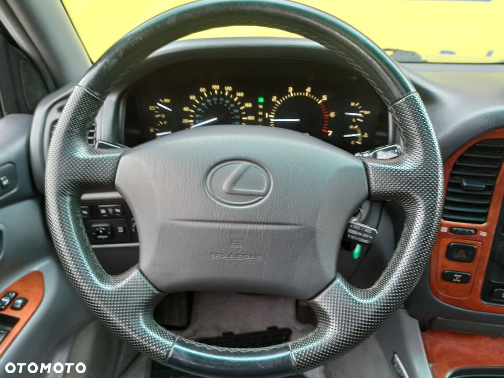 Lexus LX - 16