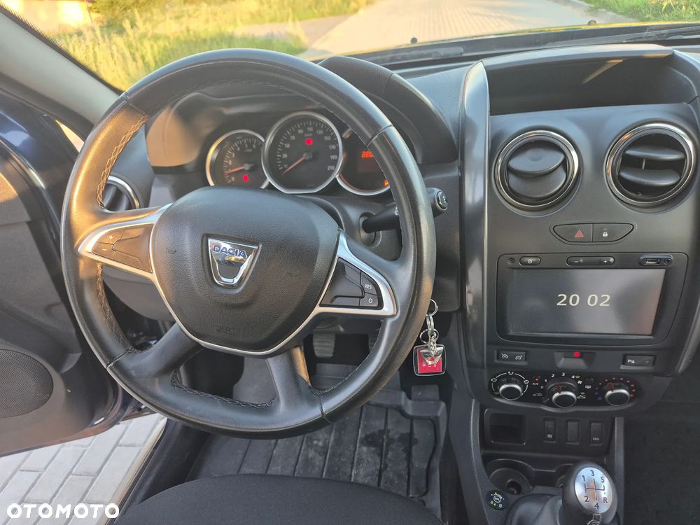 Dacia Duster 1.6 SCe Laureate S&S - 9