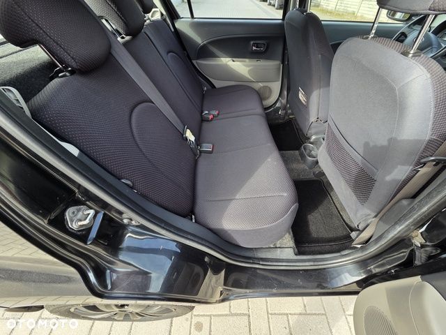 Daihatsu Sirion - 16