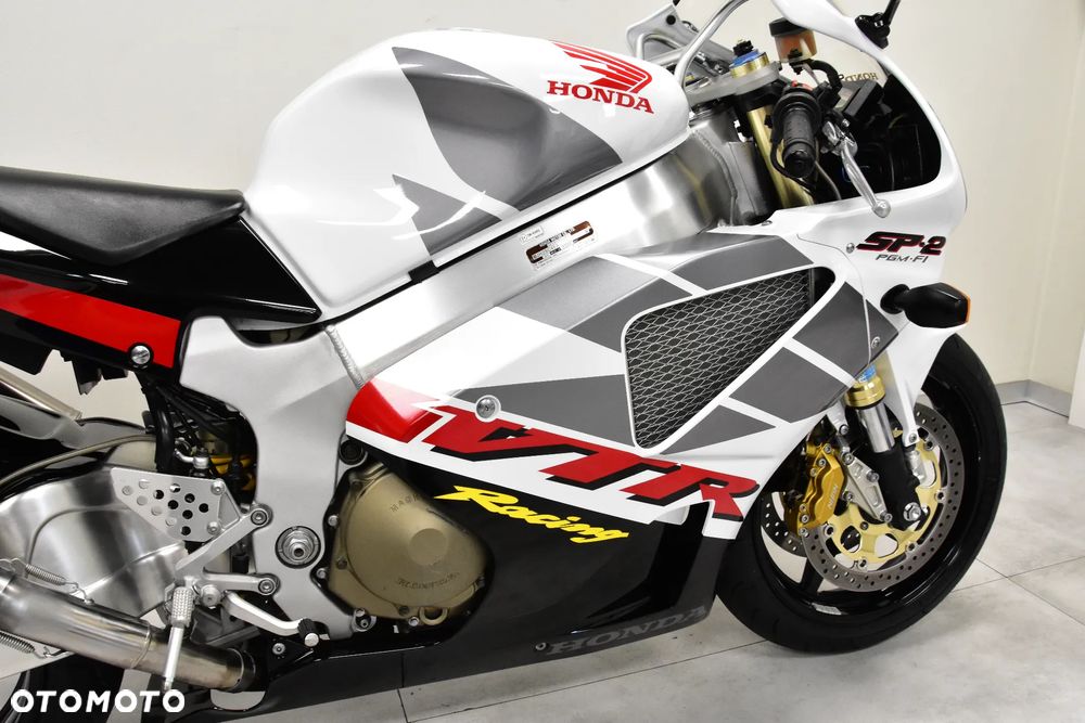 Honda VTR - 14