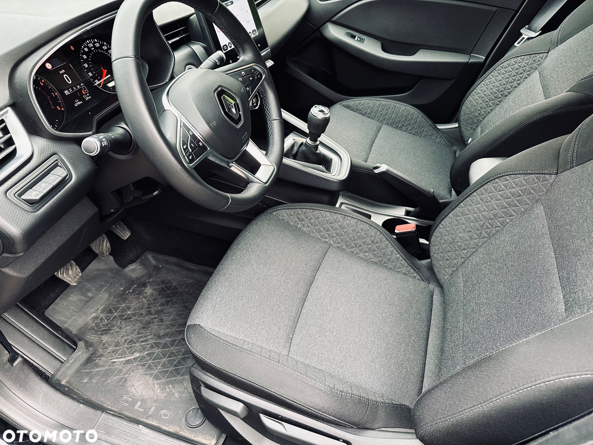 Renault Clio - 10