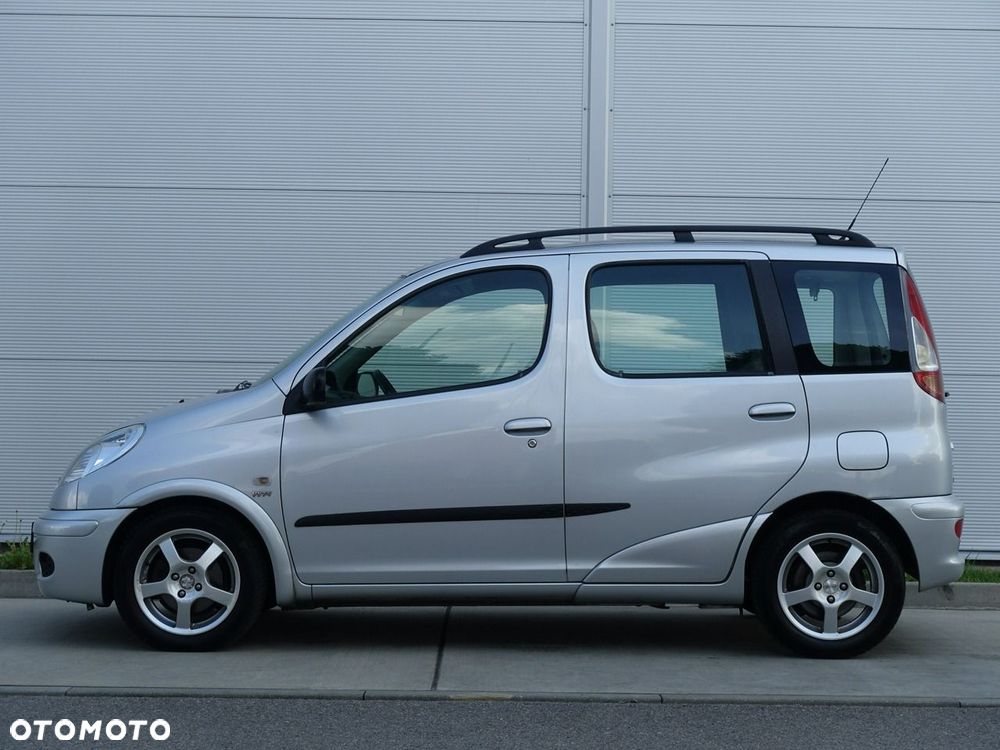 Toyota Yaris Verso - 3