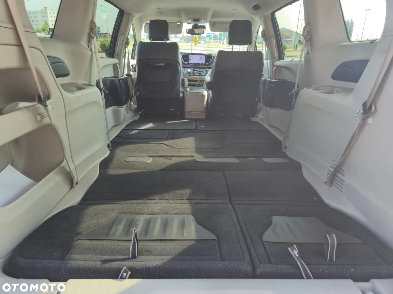 Chrysler Pacifica - 15