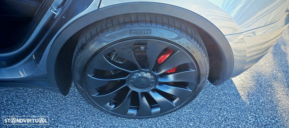 Tesla Model Y Performance Tração Integral - 12