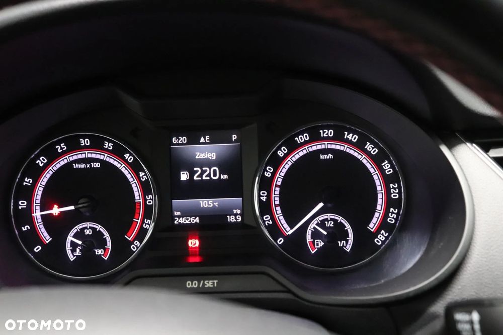 Skoda Octavia 2.0 TDI (Green tec) 4x4 DSG RS - 28