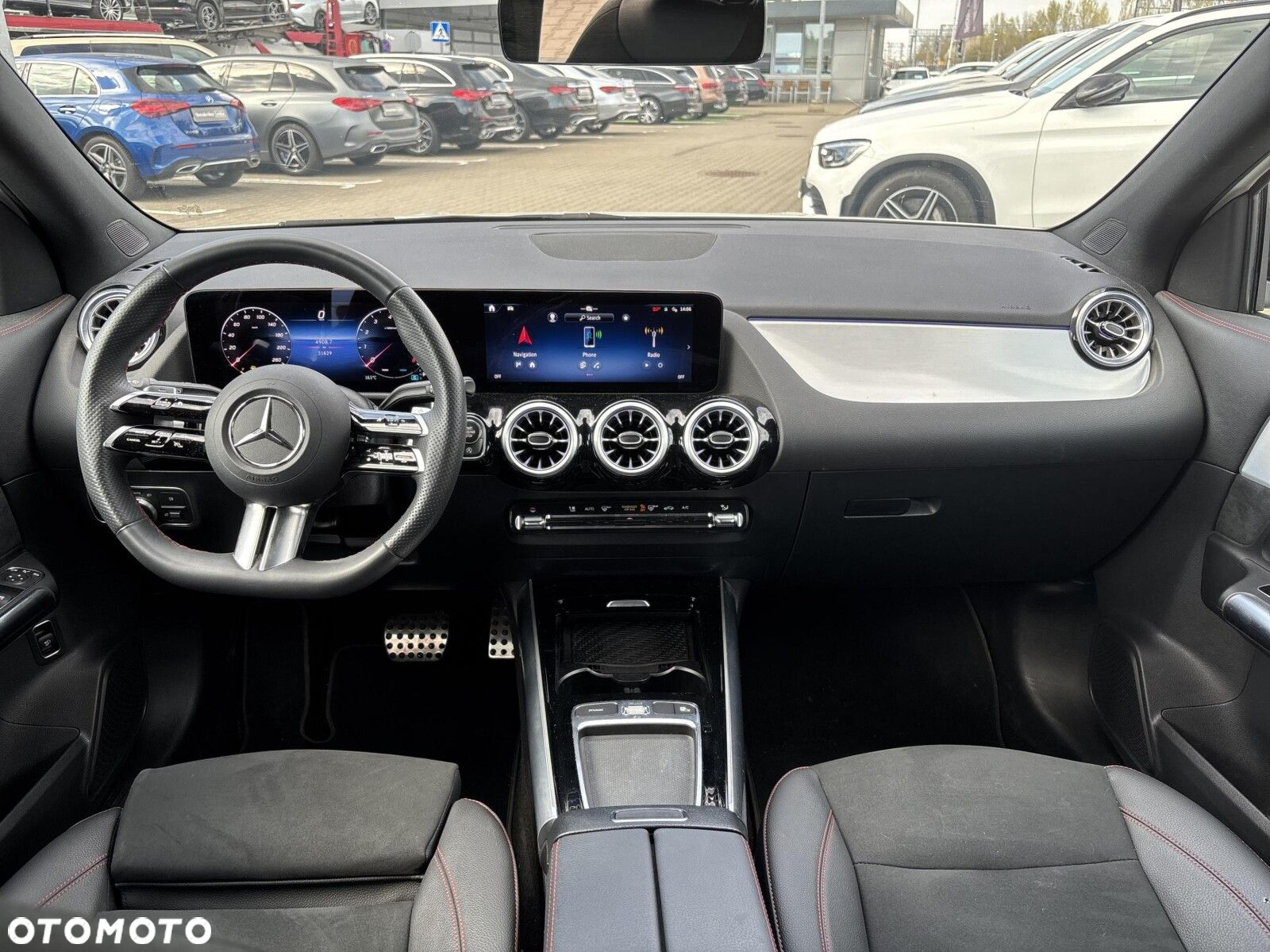 Mercedes-Benz GLA - 12