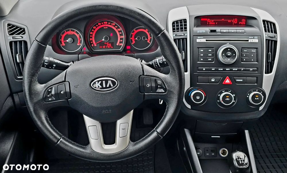Kia Ceed - 21