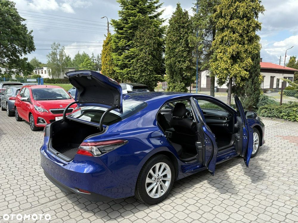 Toyota Camry - 13