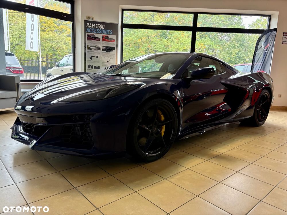 Chevrolet Corvette - 18