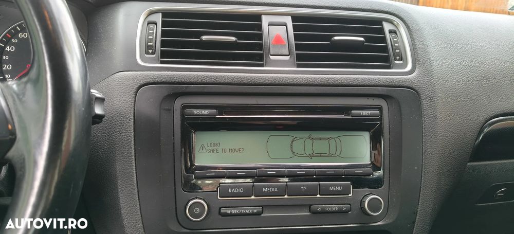 Volkswagen Jetta - 6