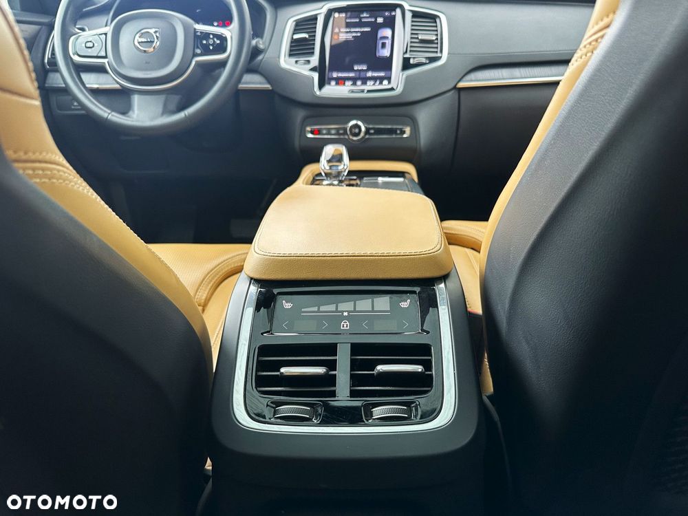 Volvo XC 90 - 23