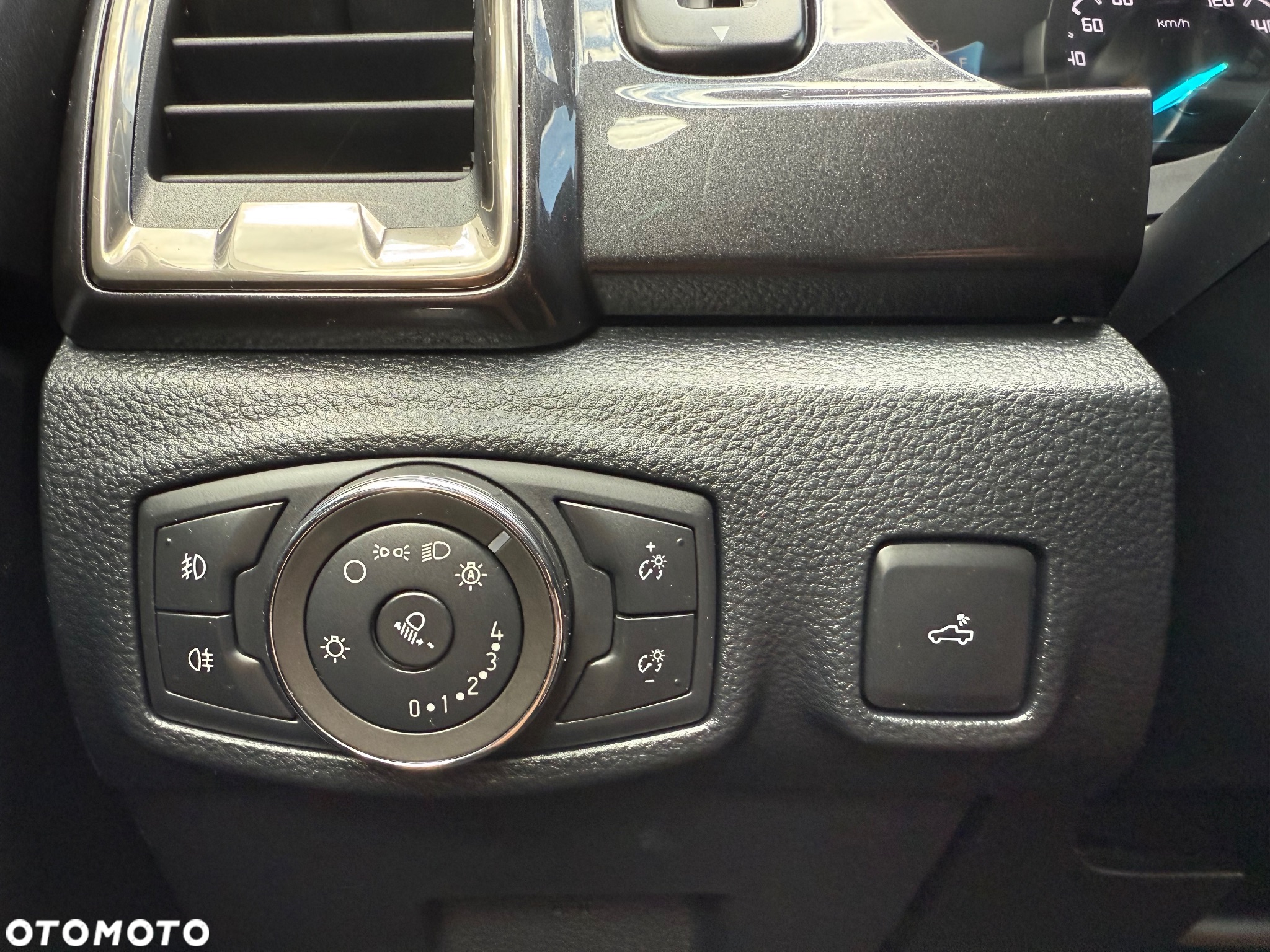 Ford Ranger 2.0 EcoBlue 4x4 DC Wildtrak - 33
