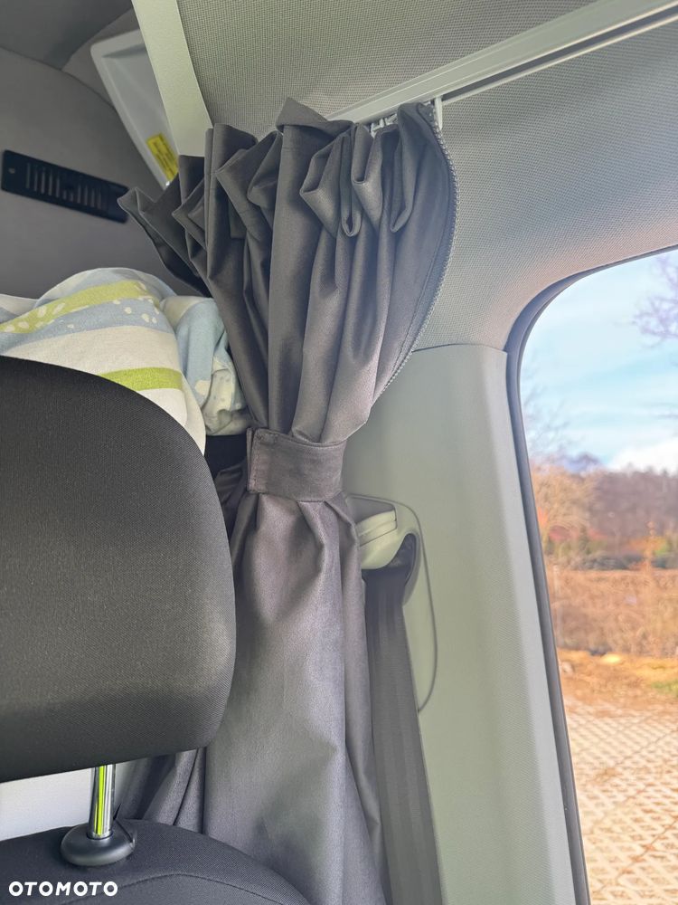 Volkswagen CRAFTER - 11