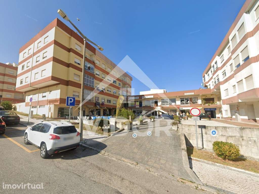 Garagem na Rua D. Luís I - Abadias - Grande imagem: 2/2