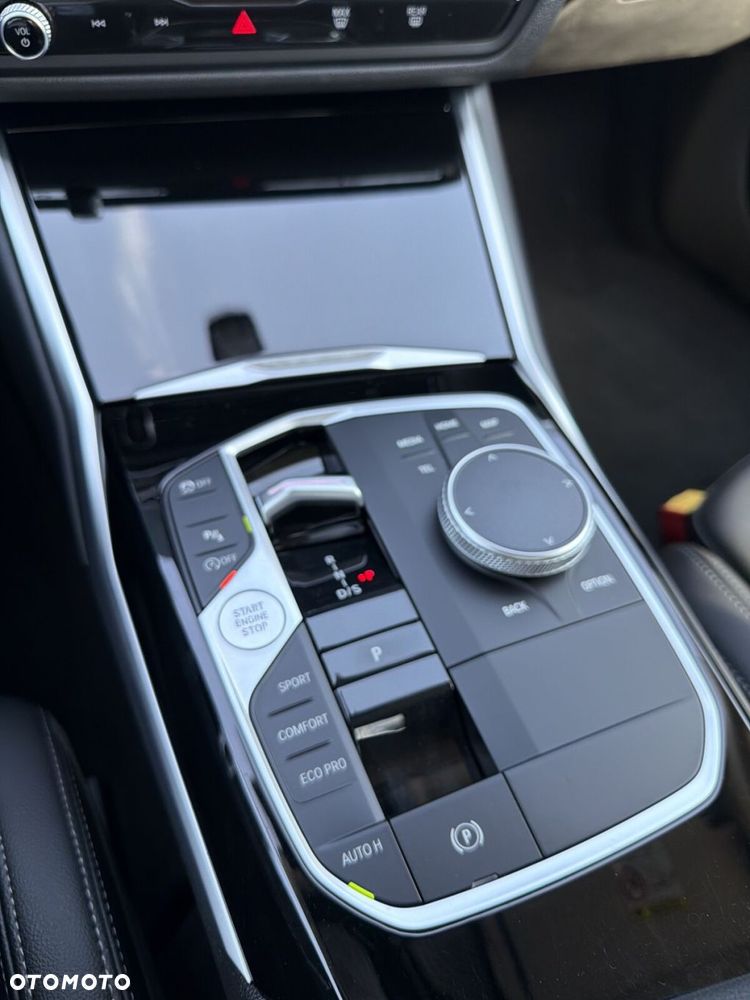 BMW Seria 3 320i - 24
