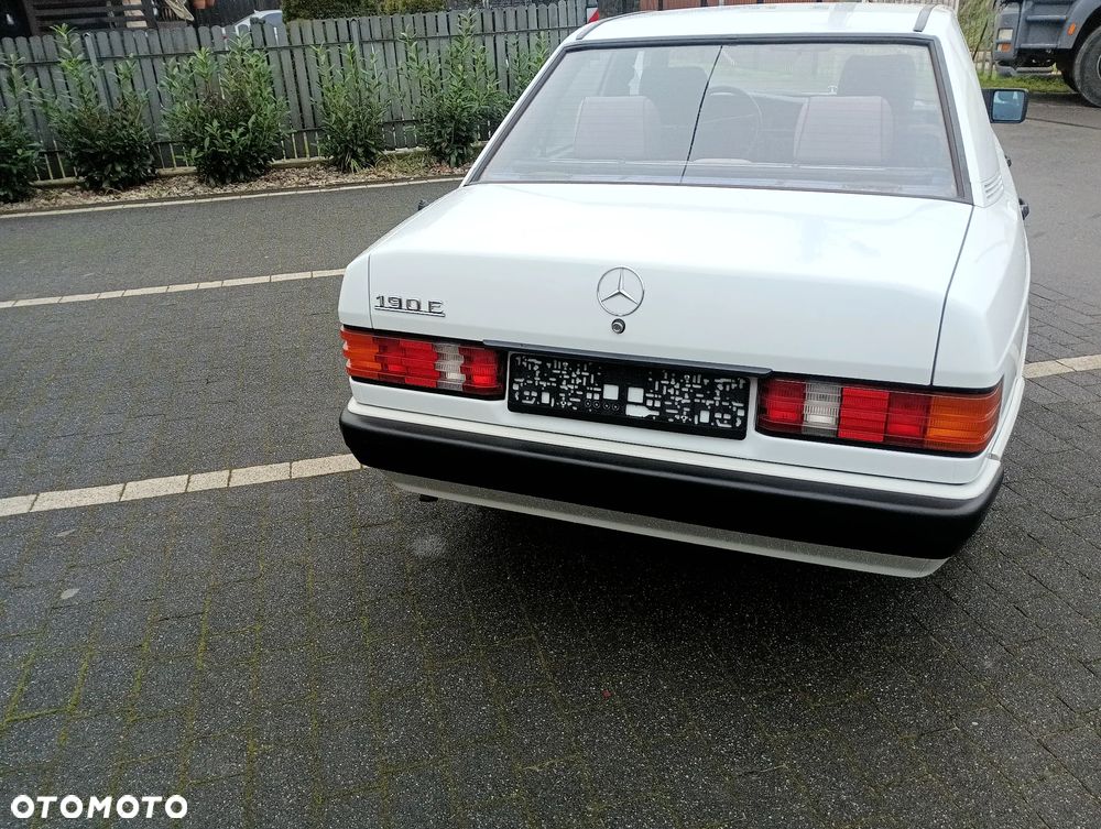 Mercedes-Benz W201 (190) - 22