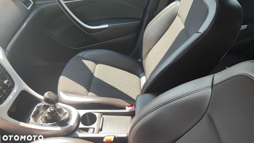 Opel Astra 1.4 Turbo 150 Jahre - 30