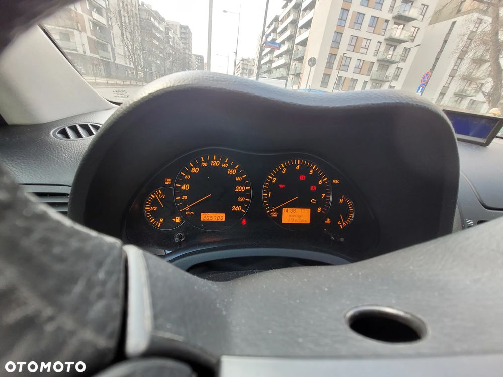 Toyota Avensis 1.8 VVT-i Luna - 3