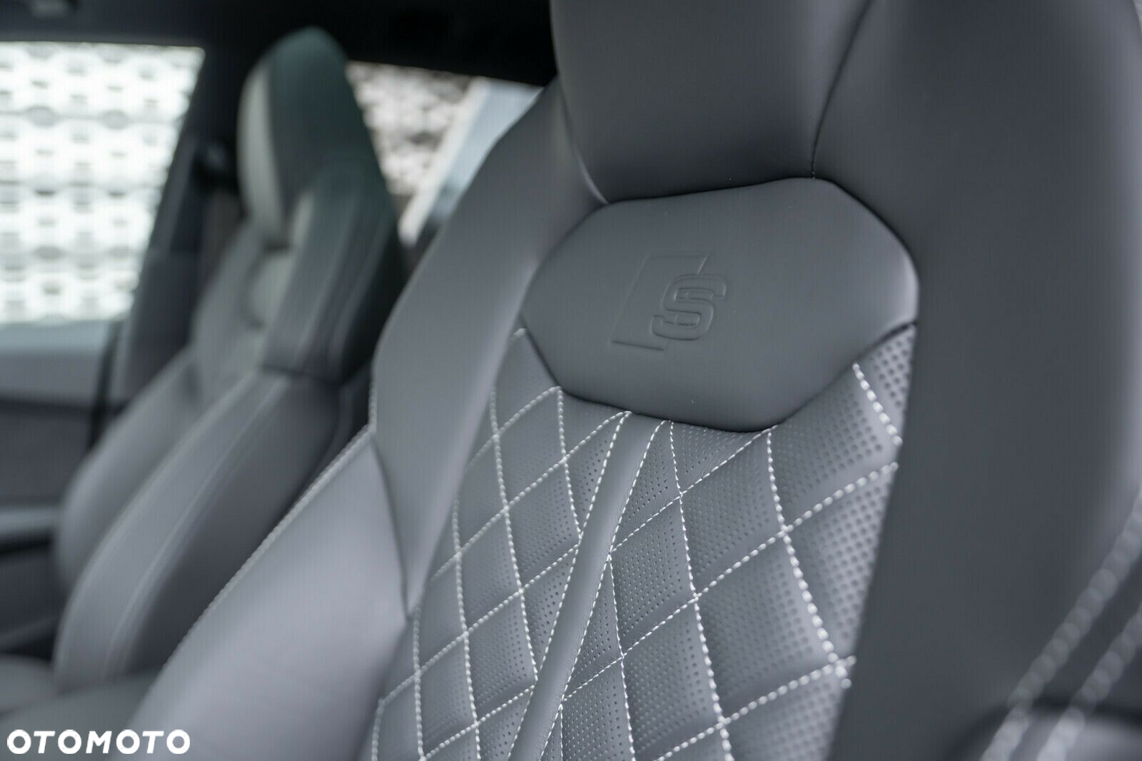 Audi Q8 - 12