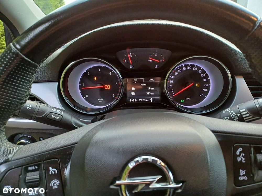 Opel Astra 1.6 CDTI Enjoy - 10