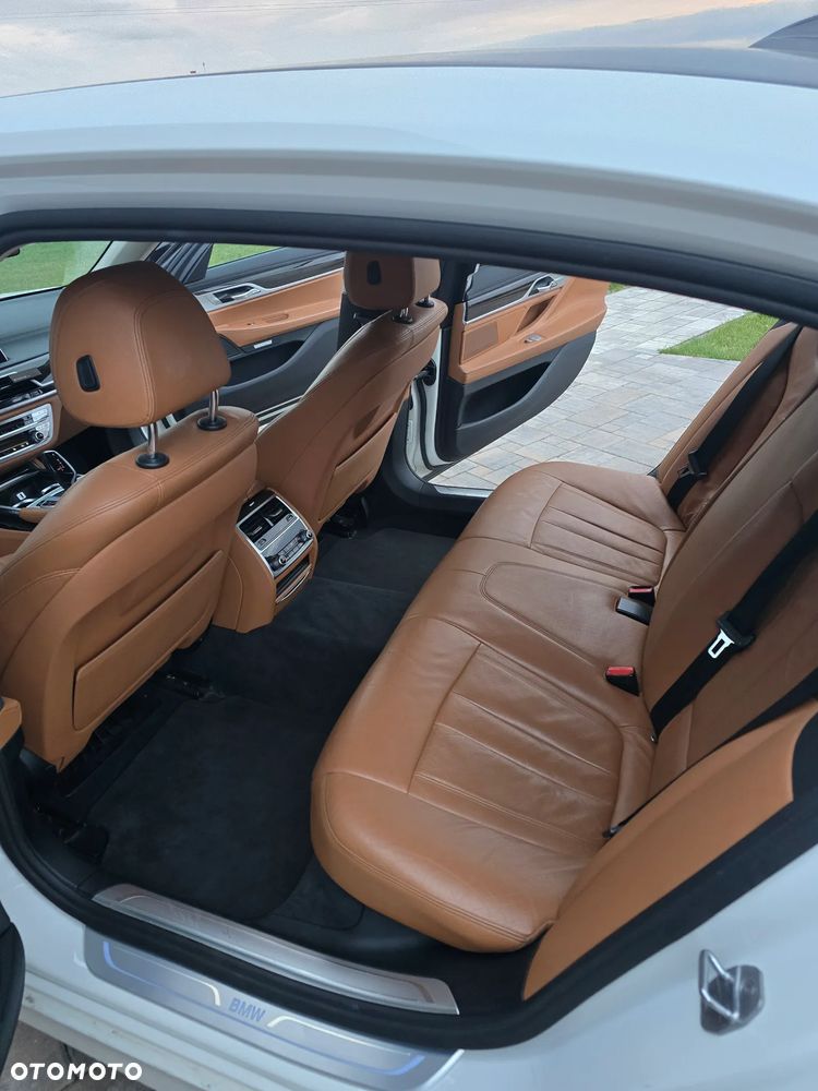 BMW Seria 7 730Ld xDrive - 19