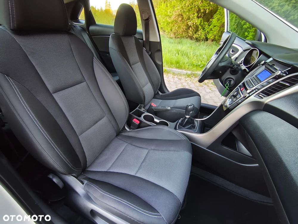 Hyundai i30 blue 1.4 Passion - 24
