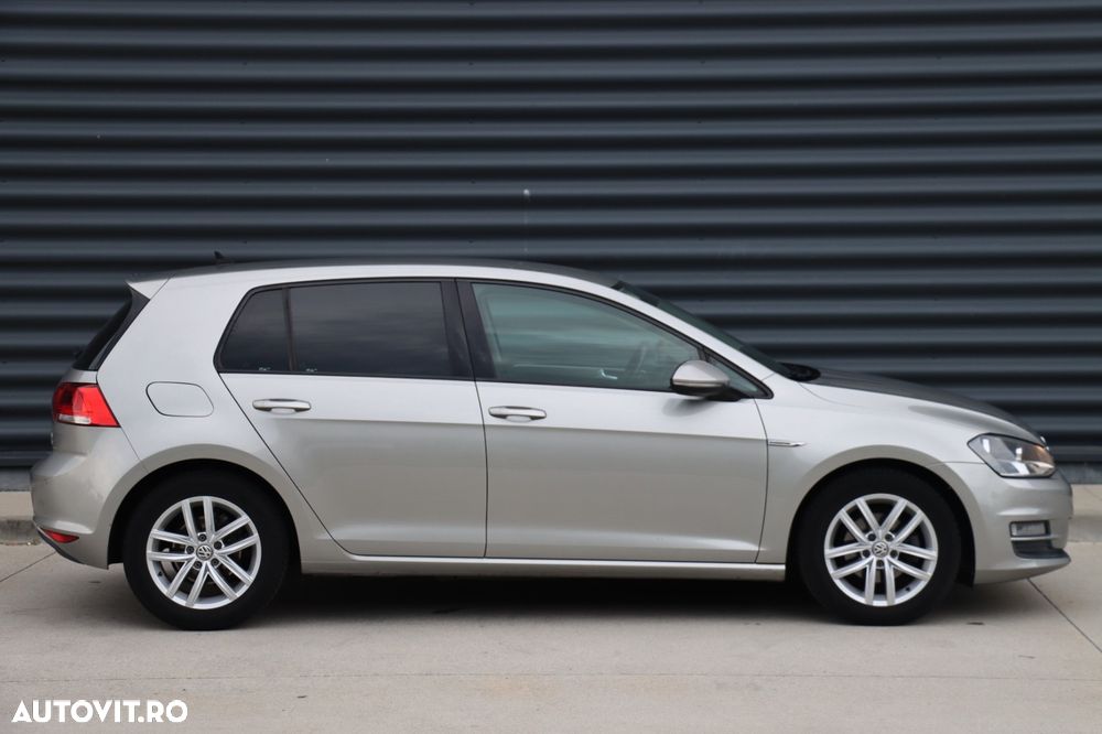 Volkswagen Golf 1.0 TSI Trendline - 12