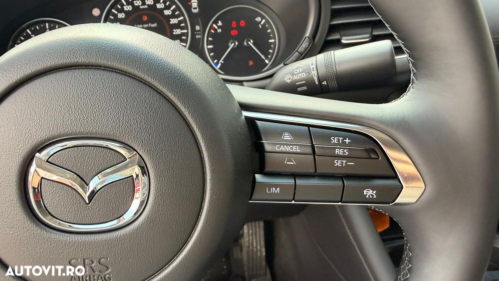 Mazda 3 e-Skyactiv G140 AT MHEV Center-Line - 19