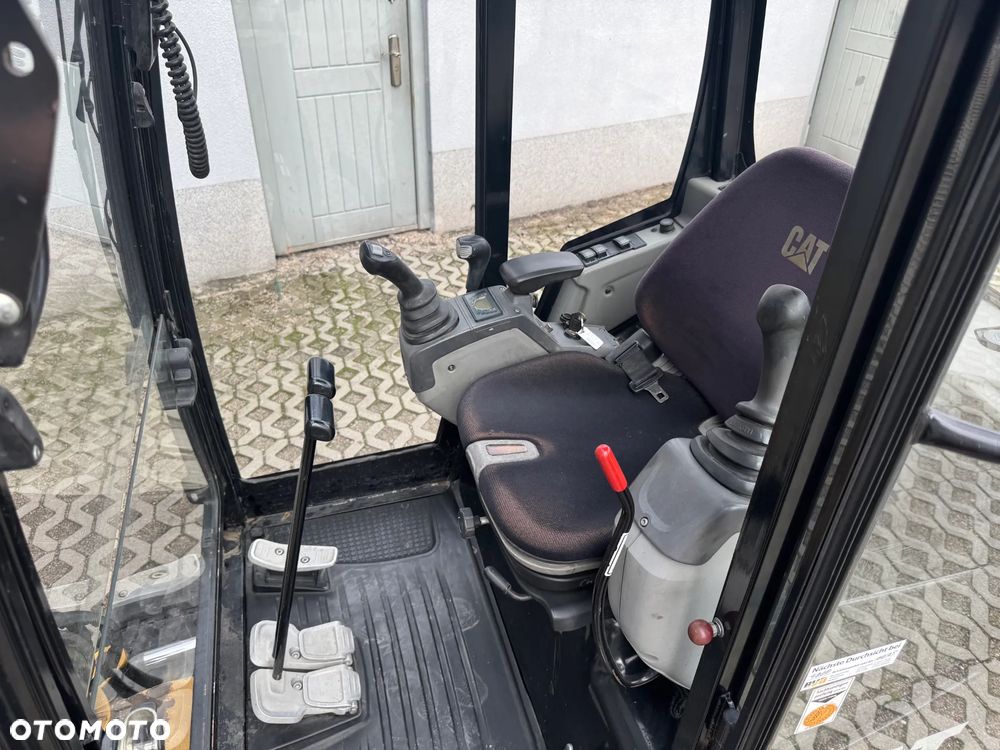 Caterpillar 301.7D - 9