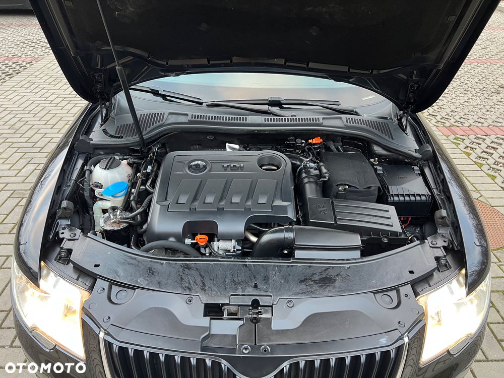 Skoda Superb 2.0 TDI DSG Elegance - 39