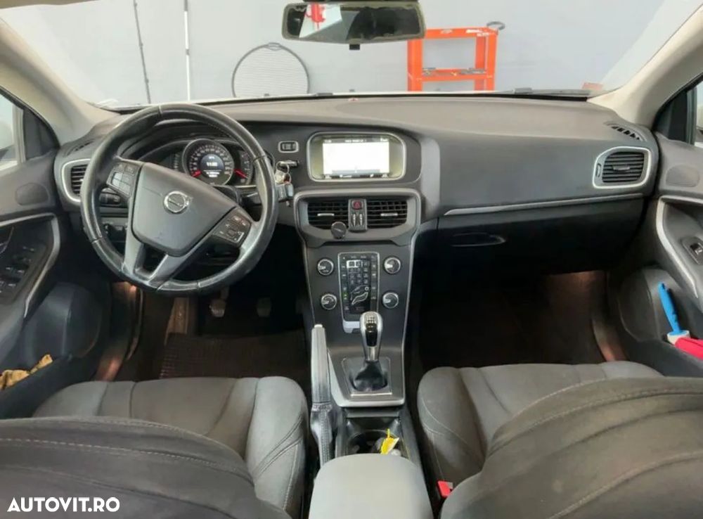 Volvo V40 Cross Country D2 Kinetic - 4