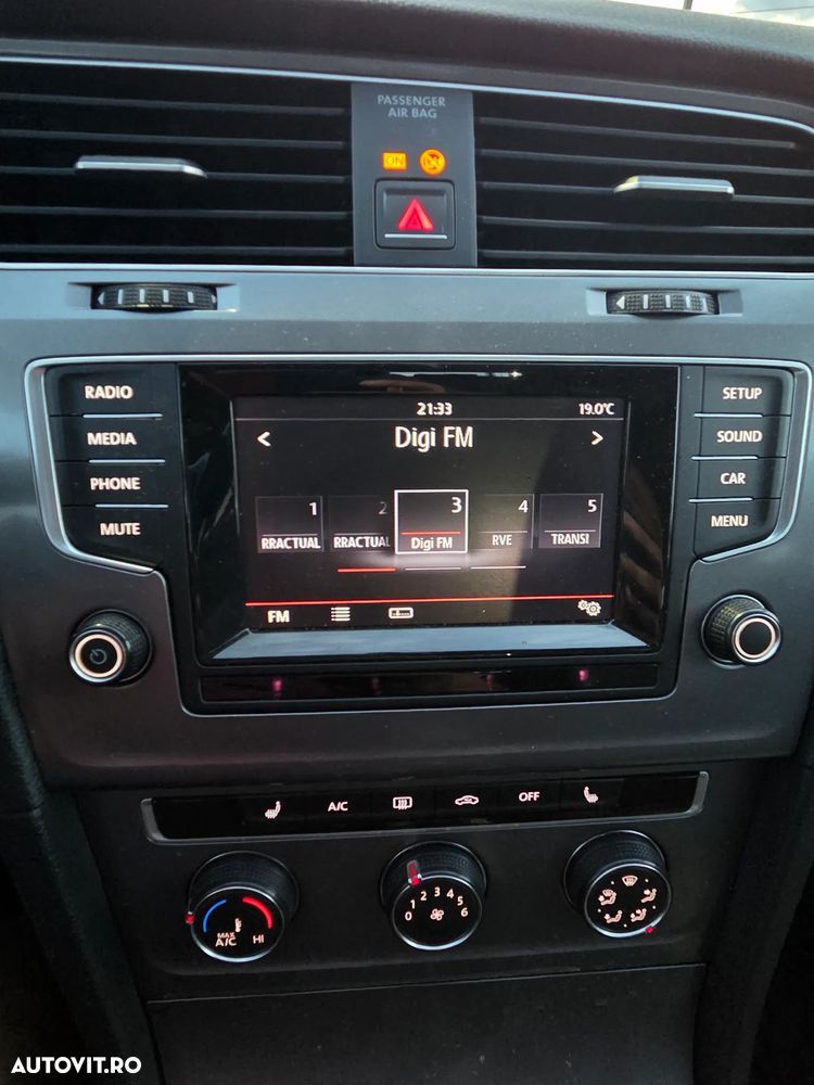 Volkswagen Golf 1.6 TDI BlueMotion Trendline - 4