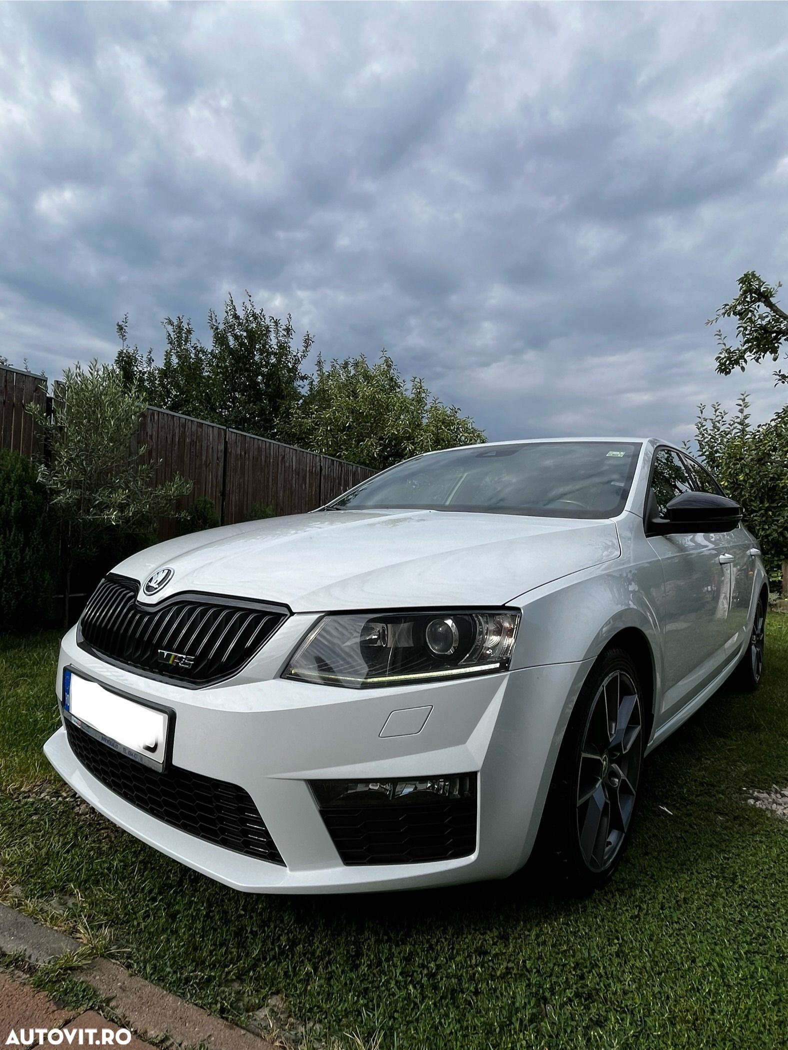 Skoda Octavia 2.0 TDI RS DSG - 1