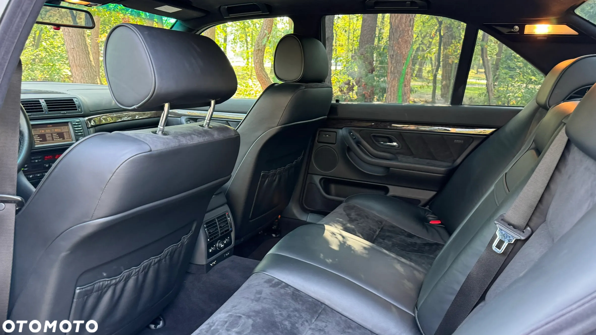 BMW Seria 7 740i - 24