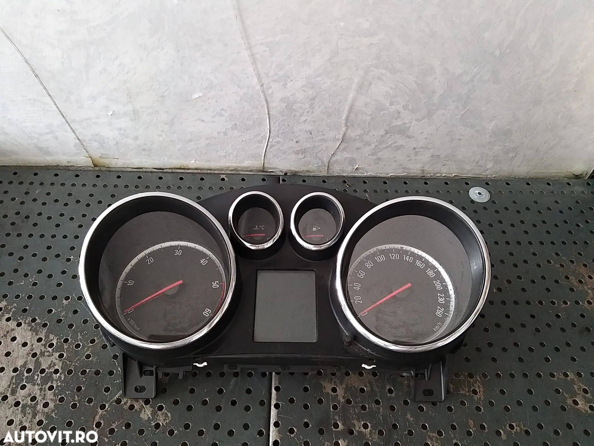 Ceasuri bord diesel opel astra j 600775881 13355664 - 1