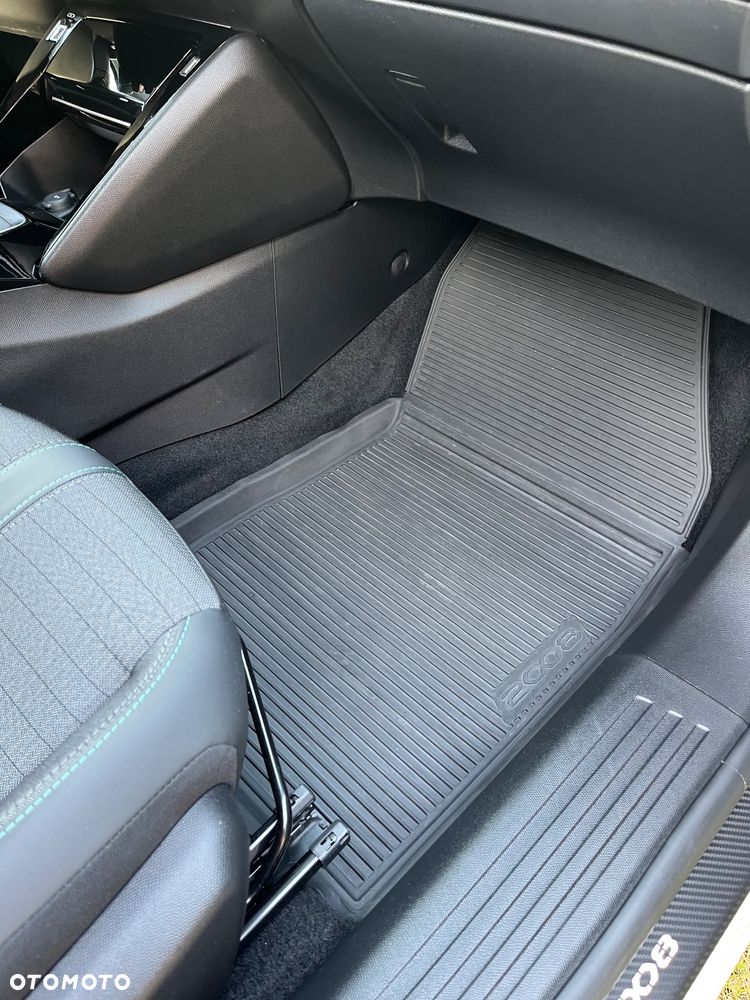 Peugeot 2008 1.2 PureTech Allure Pack S&S - 36