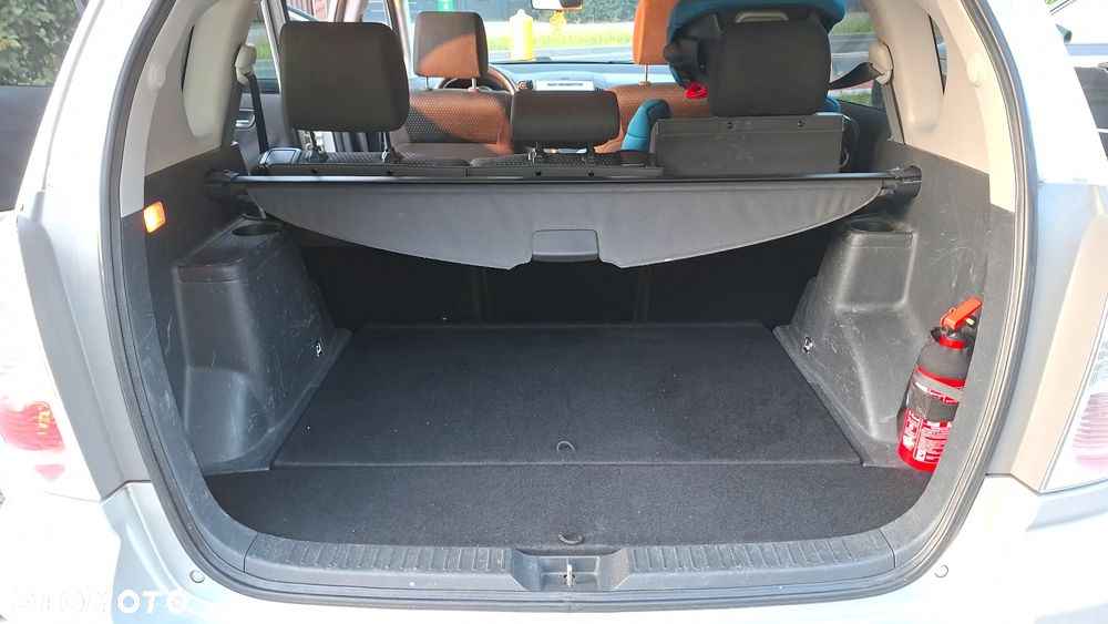 Toyota Corolla Verso 1.8 Sol - 15