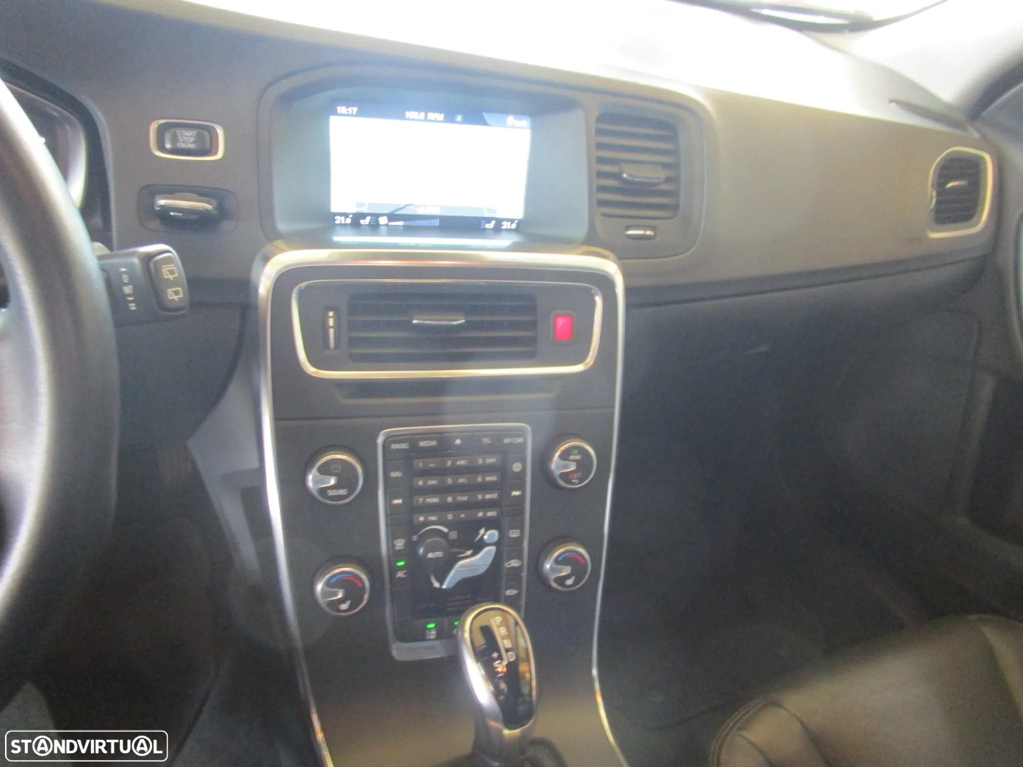 Volvo V60 Cross Country 2.0 D4 Summum Geartronic - 41