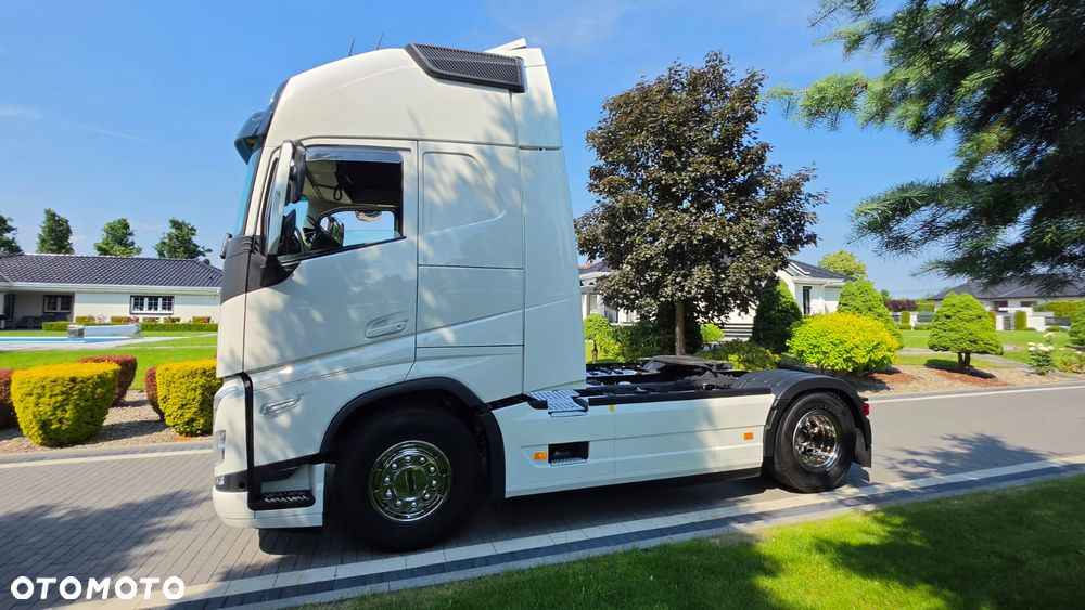 Volvo ///FH///500///2023///JEDYNE  311 TYŚ KM///1 TURBINA///KLIMATYZACJA POSTOJOWA///ZABUDOWY MIĘDZYOSIOWE/// VIRTUAL COCPIT///TABLET///KAMERA///STAN  BARDZO DOBRY - 9