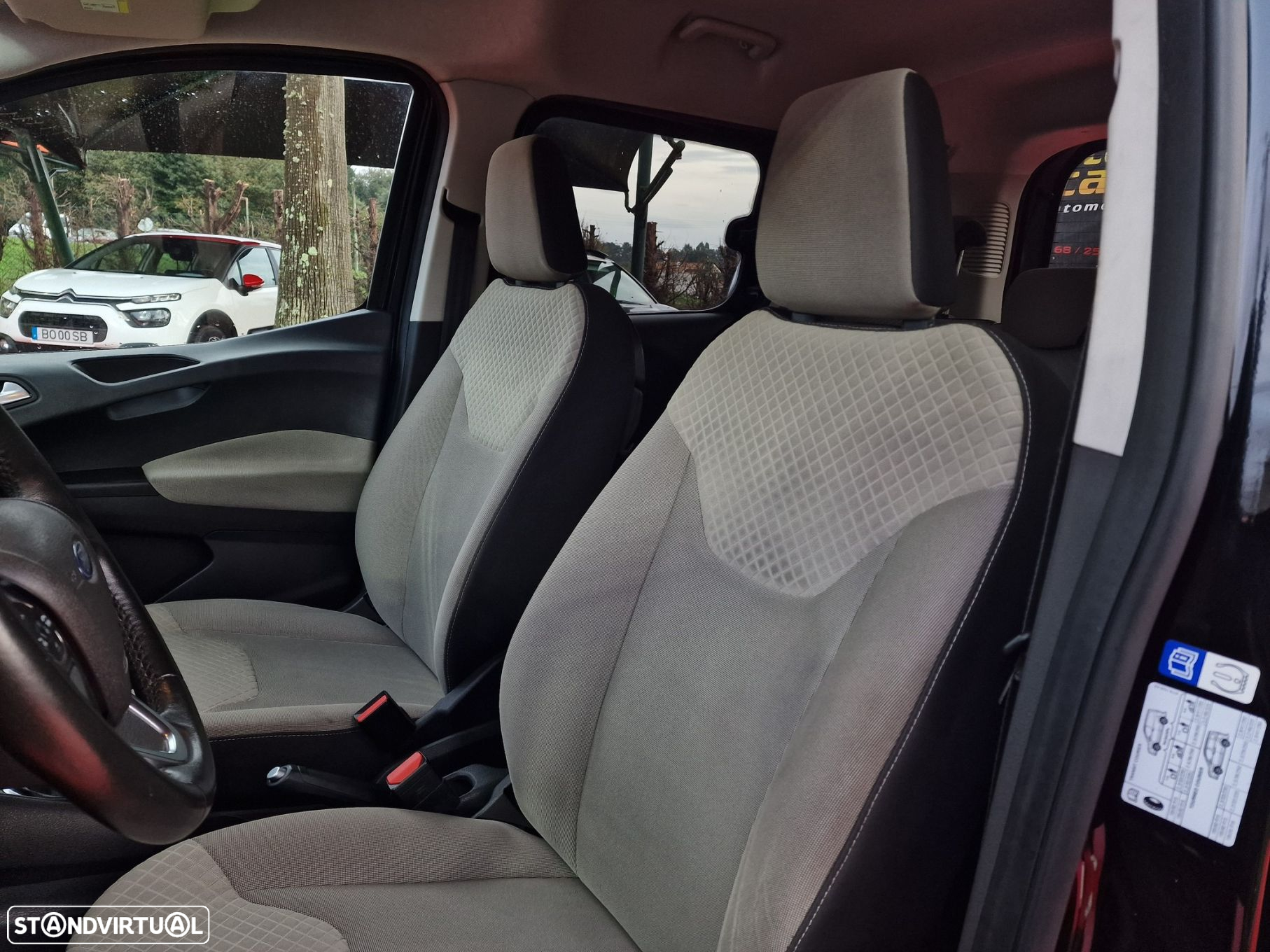 Ford Tourneo Courier 1.0 EcoBoost Titanium - 10