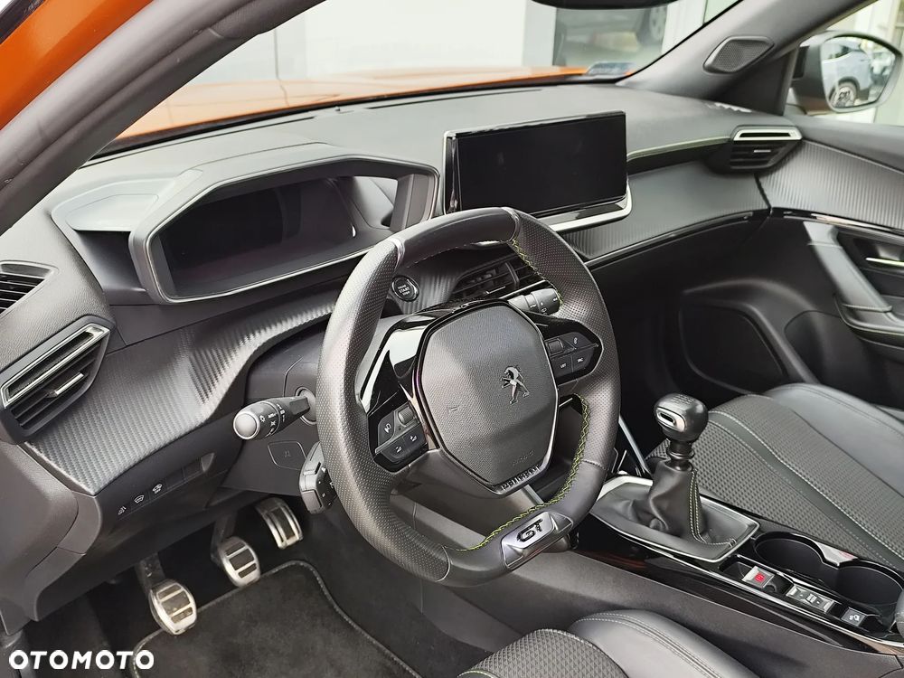 Peugeot 2008 1.2 PureTech GT S&S - 9