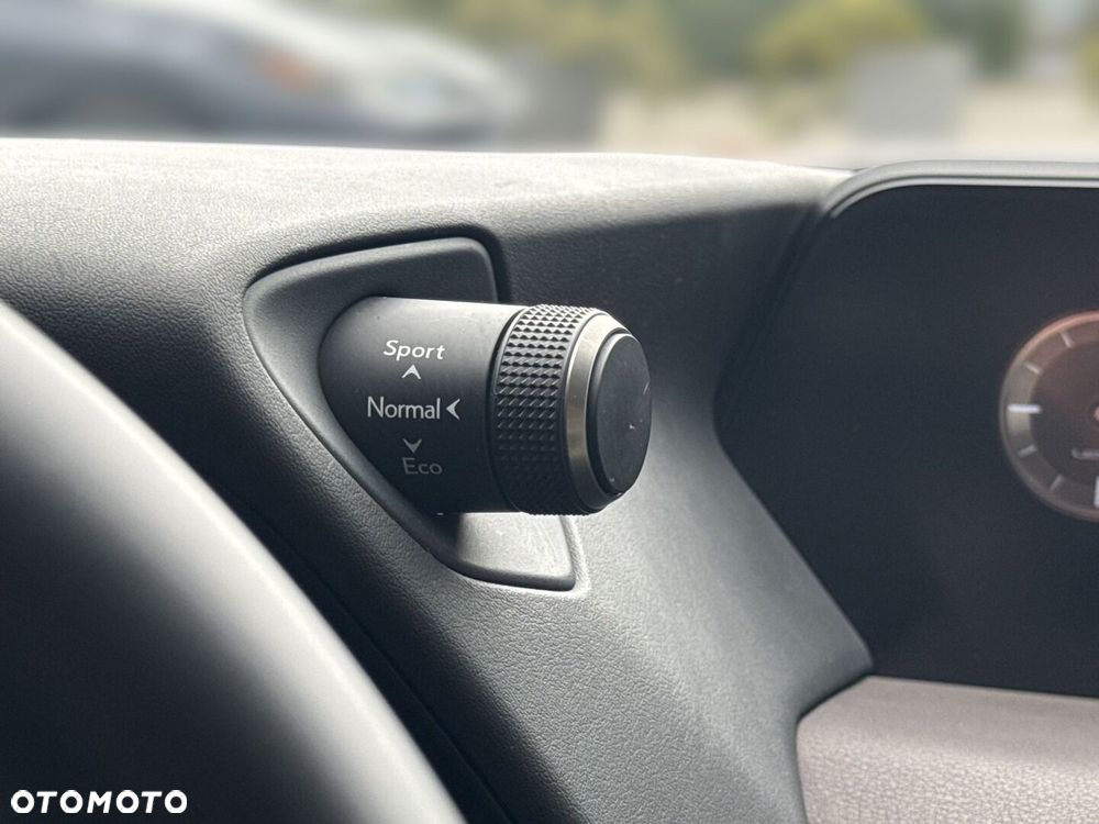 Lexus UX - 13